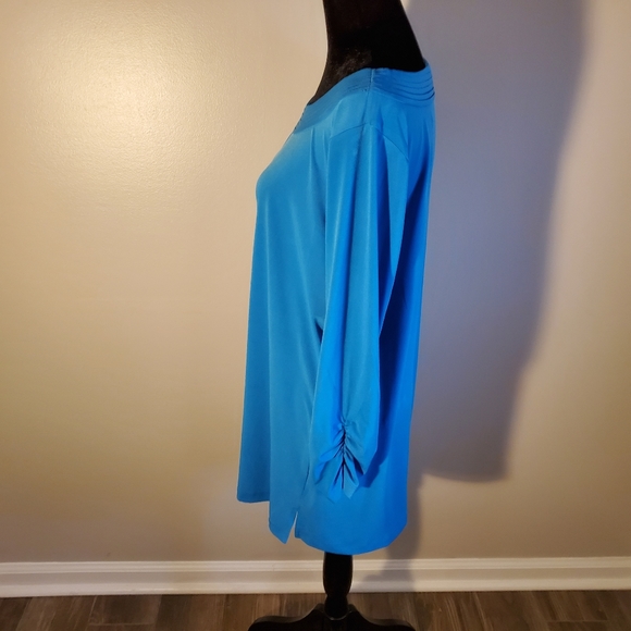 Susan Graver "Liquid Knit" Tunic top - Picture 4 of 8